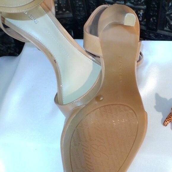 Womens Gianni Bini Tan Sandals Size 10 - Picture 8 of 8